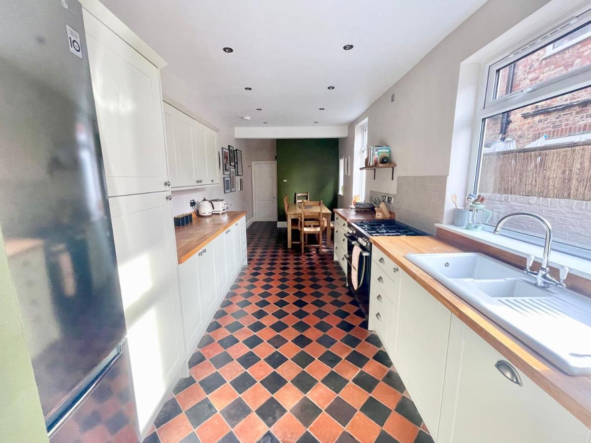 Woodvale Villa York Exterior photo